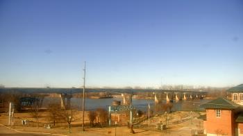 Weather camera view of Miss Lauras.