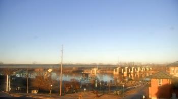 Weather camera view of Miss Lauras.