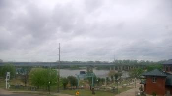 Weather camera view of Miss Lauras.