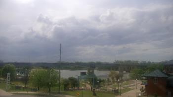 Weather camera view of Miss Lauras.