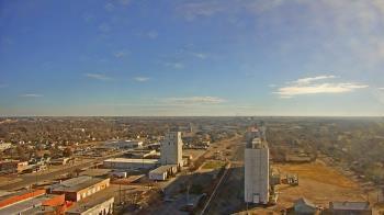 Weather camera view of Garden City Coop Inc - city center.