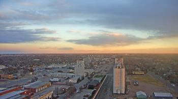 Weather camera view of Garden City Coop Inc - city center.