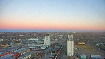 Weather camera view of Garden City Coop Inc - city center.