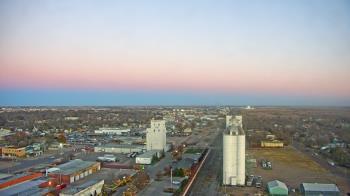Weather camera view of Garden City Coop Inc - city center.