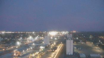 Weather camera view of Garden City Coop Inc - city center.