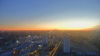 Weather camera view of Garden City Coop Inc - city center.