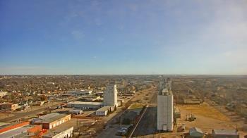 Weather camera view of Garden City Coop Inc - city center.