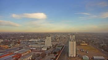 Weather camera view of Garden City Coop Inc - city center.