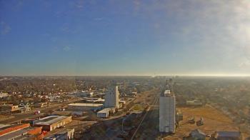 Weather camera view of Garden City Coop Inc - city center.