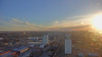 Weather camera view of Garden City Coop Inc - city center.