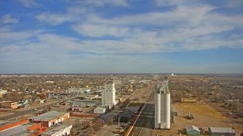 Weather camera view of Garden City Coop Inc - city center.