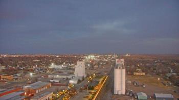 Weather camera view of Garden City Coop Inc - city center.