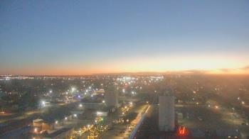 Weather camera view of Garden City Coop Inc - city center.