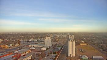 Weather camera view of Garden City Coop Inc - city center.