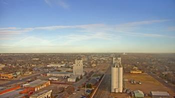 Weather camera view of Garden City Coop Inc - city center.