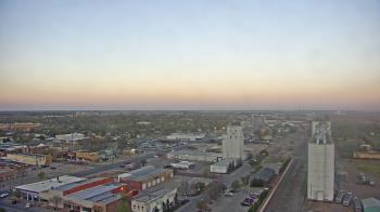 Weather camera view of Garden City Coop Inc - city center.