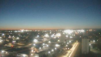 Weather camera view of Garden City Coop Inc - city center.