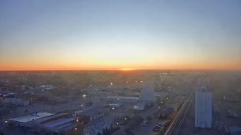 Weather camera view of Garden City Coop Inc - city center.