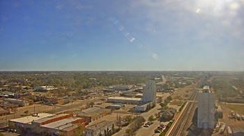 Weather camera view of Garden City Coop Inc - city center.