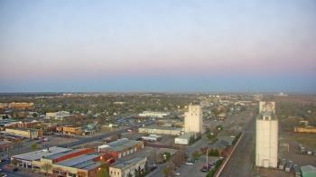 Weather camera view of Garden City Coop Inc - city center.