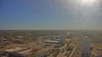 Weather camera view of Garden City Coop Inc - city center.