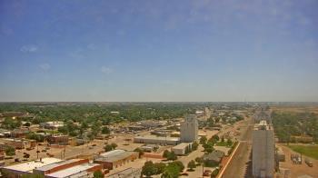 Weather camera view of Garden City Coop Inc - city center.
