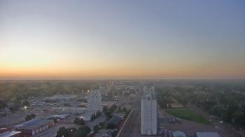 Weather camera view of Garden City Coop Inc - city center.