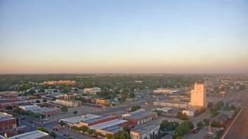 Weather camera view of Garden City Coop Inc - city center.