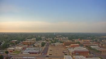 Weather camera view of Garden City Coop Inc - city center.