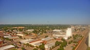 Weather camera view of Garden City Coop Inc - city center.