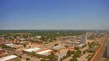 Weather camera view of Garden City Coop Inc - city center.