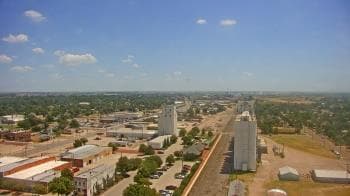 Weather camera view of Garden City Coop Inc - city center.