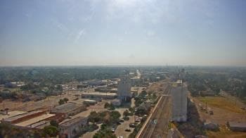 Weather camera view of Garden City Coop Inc - city center.