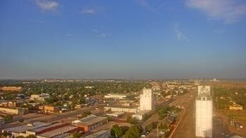 Weather camera view of Garden City Coop Inc - city center.