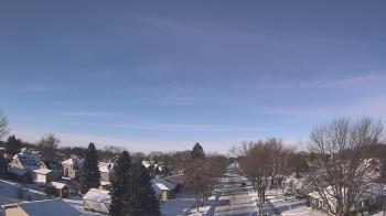Weather camera view of Sibley East Middle and High School.