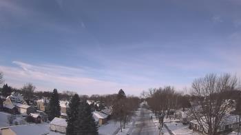 Weather camera view of Sibley East Middle and High School.