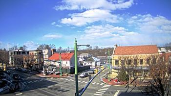 Weather camera view of JoJos Pizza.