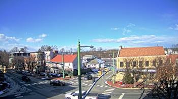 Weather camera view of JoJos Pizza.