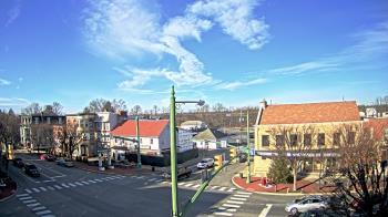 Weather camera view of JoJos Pizza.