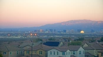 Weather camera view of Robert and Sandy Ellis ES.