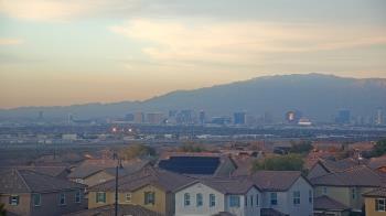 Weather camera view of Robert and Sandy Ellis ES.