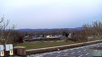 Weather camera view of Haverstraw Elementary School.