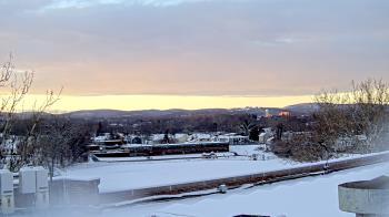 Weather camera view of Haverstraw Elementary School.