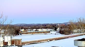 Weather camera view of Haverstraw Elementary School.
