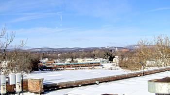 Weather camera view of Haverstraw Elementary School.