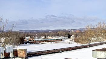 Weather camera view of Haverstraw Elementary School.