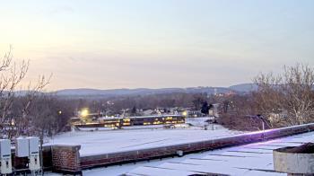 Weather camera view of Haverstraw Elementary School.