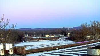 Weather camera view of Haverstraw Elementary School.