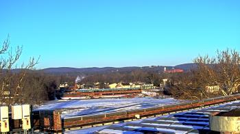 Weather camera view of Haverstraw Elementary School.