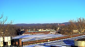 Weather camera view of Haverstraw Elementary School.